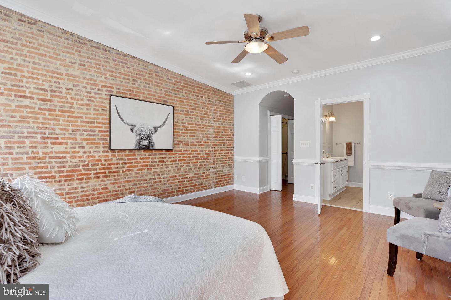 RIVERSIDE - Residential Lease