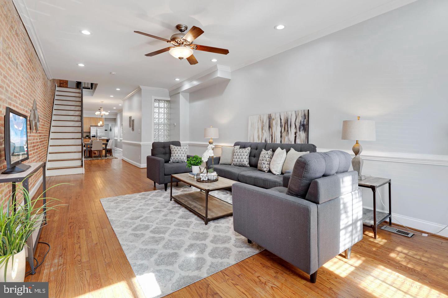 RIVERSIDE - Residential Lease