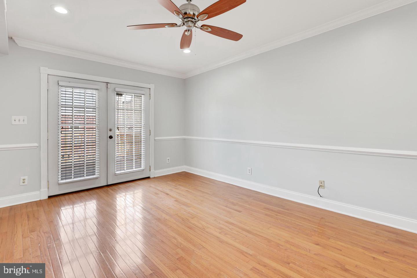 RIVERSIDE - Residential Lease