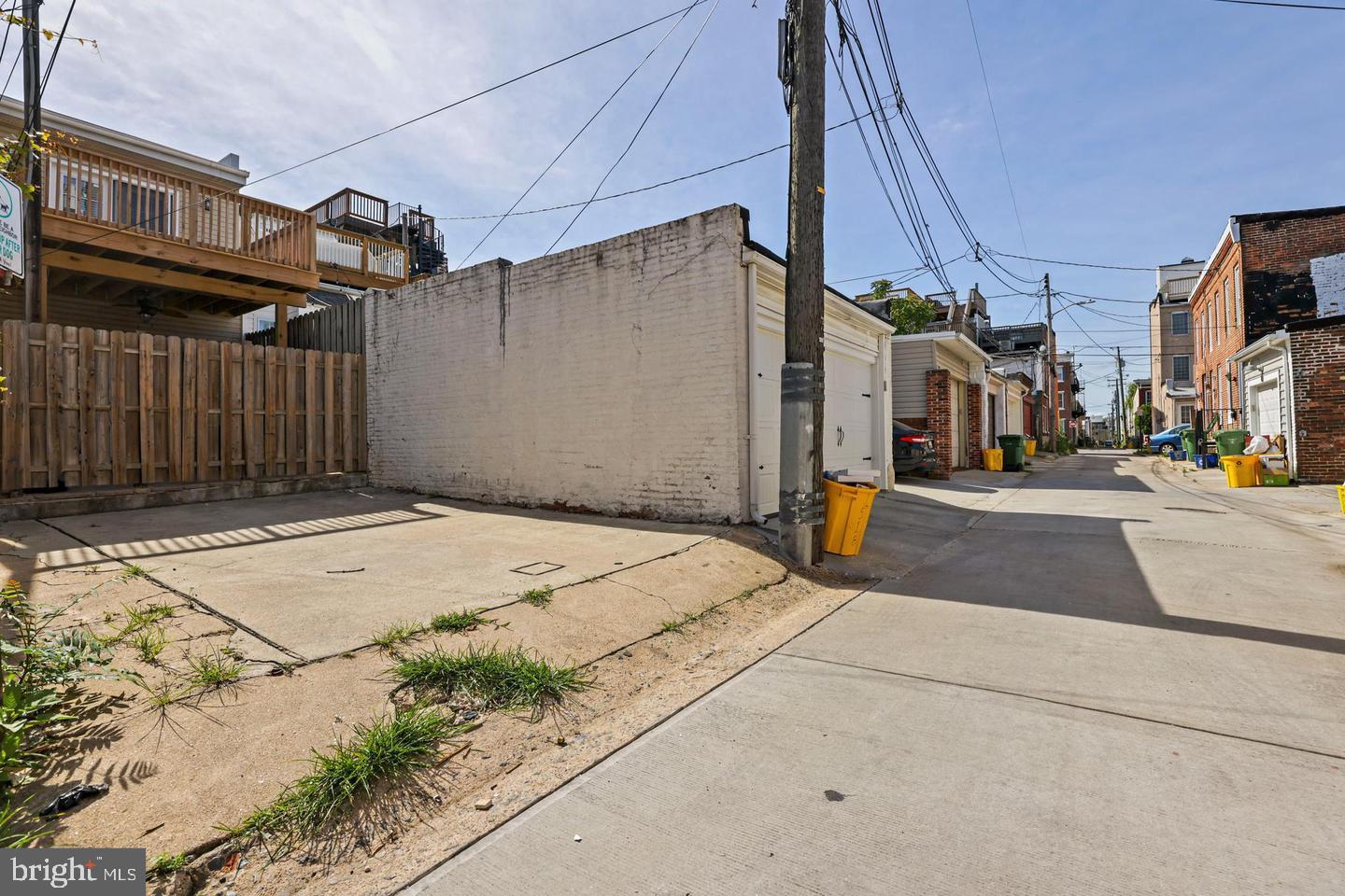 RIVERSIDE - Residential Lease