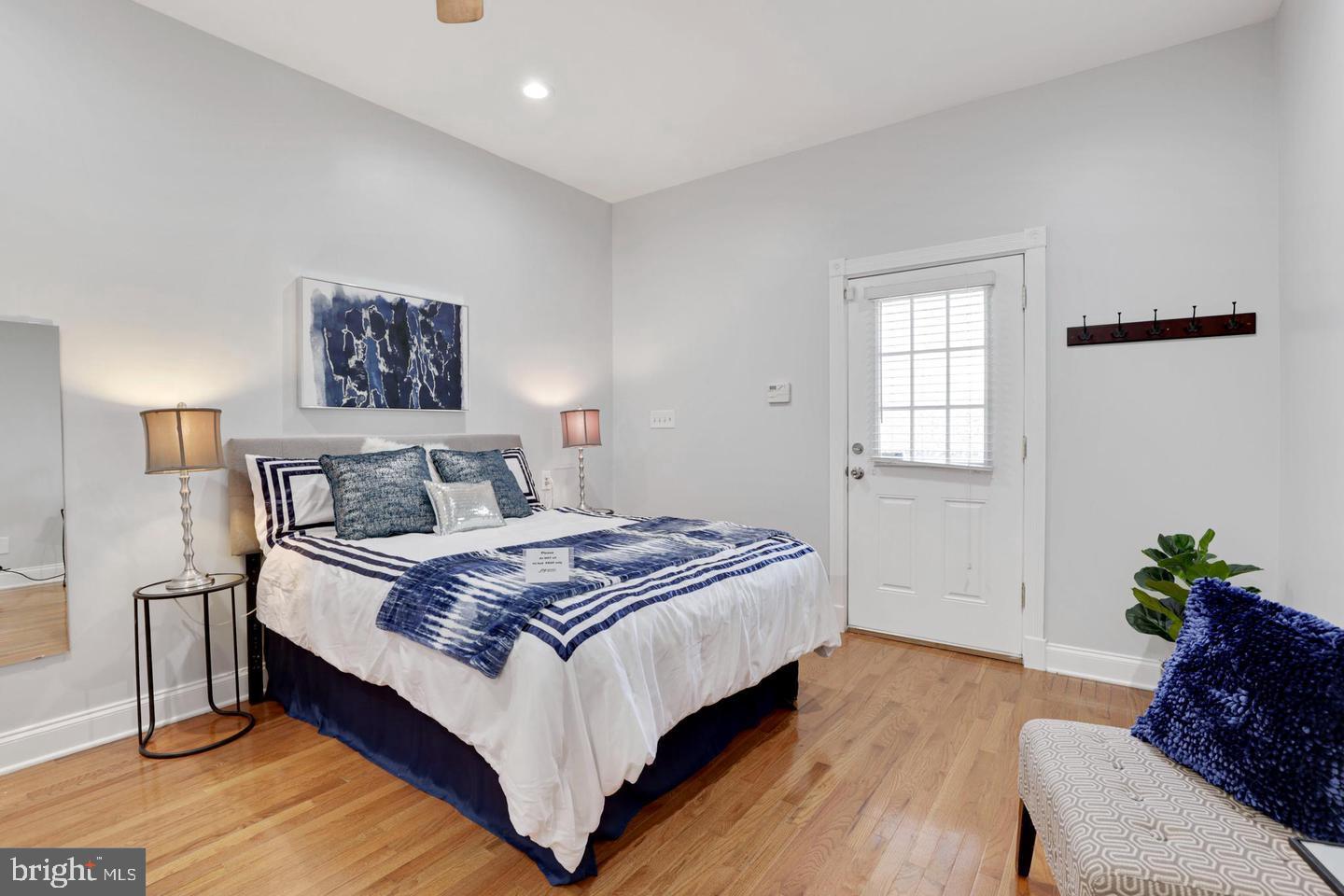 RIVERSIDE - Residential Lease