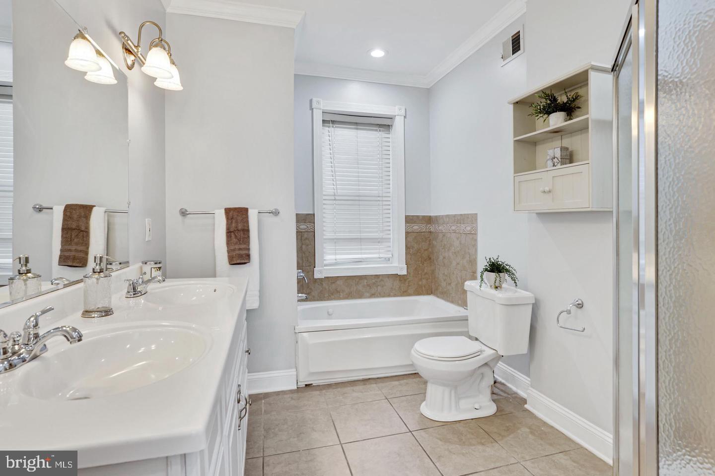 RIVERSIDE - Residential Lease