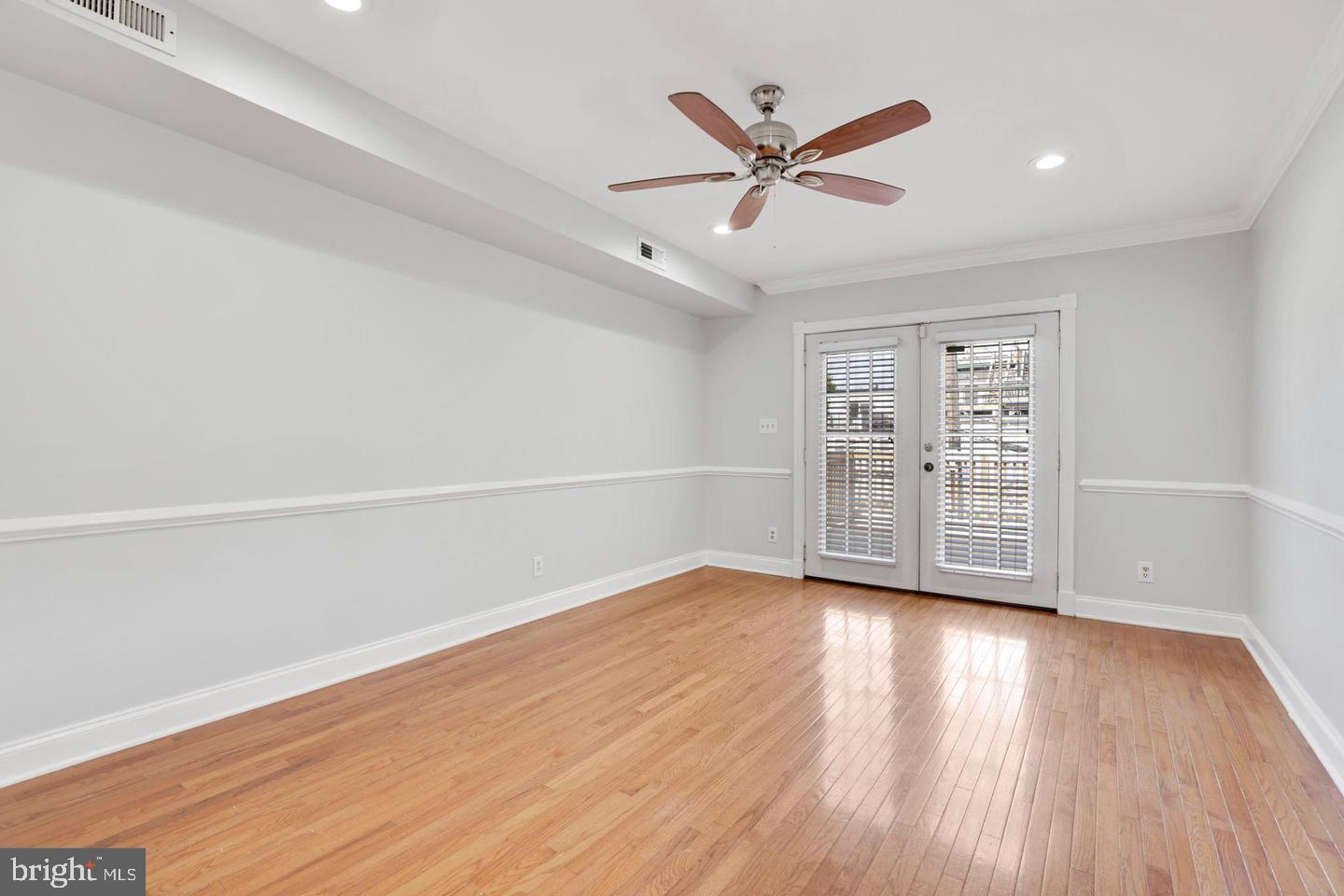 RIVERSIDE - Residential Lease