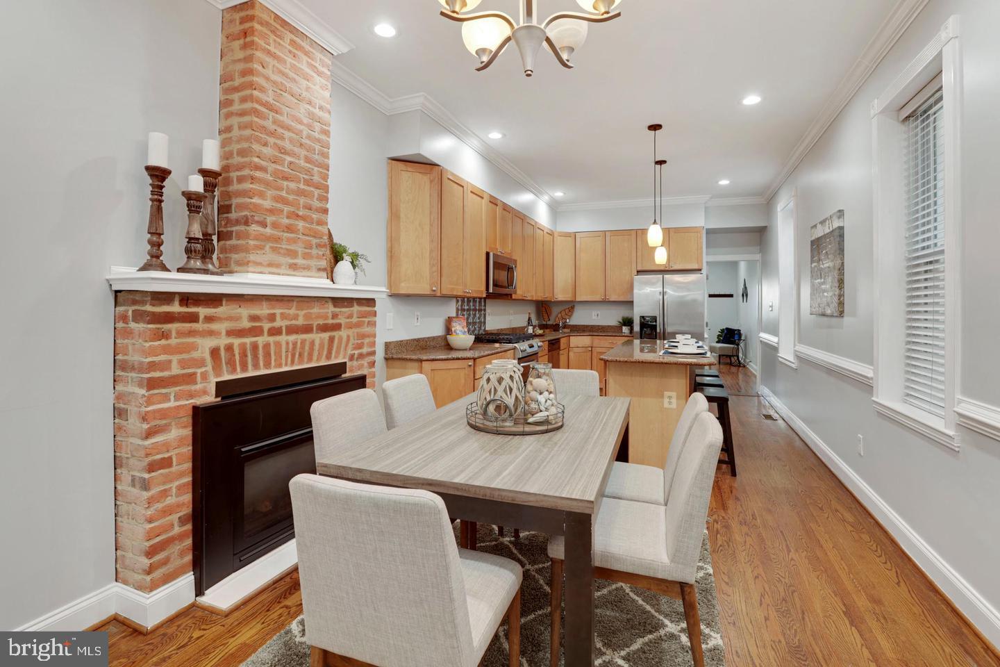 RIVERSIDE - Residential Lease