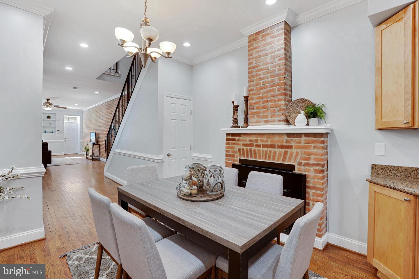 RIVERSIDE - Residential Lease