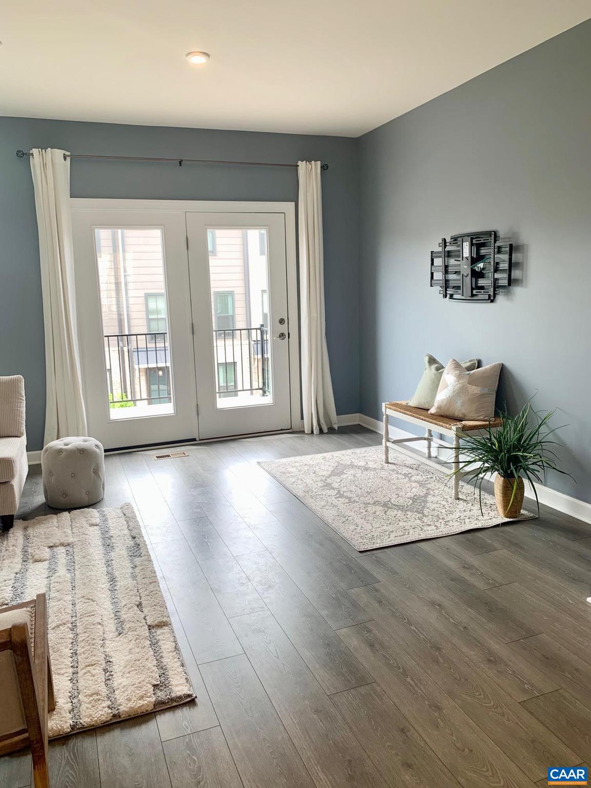 OLD TRAIL - Residential Lease