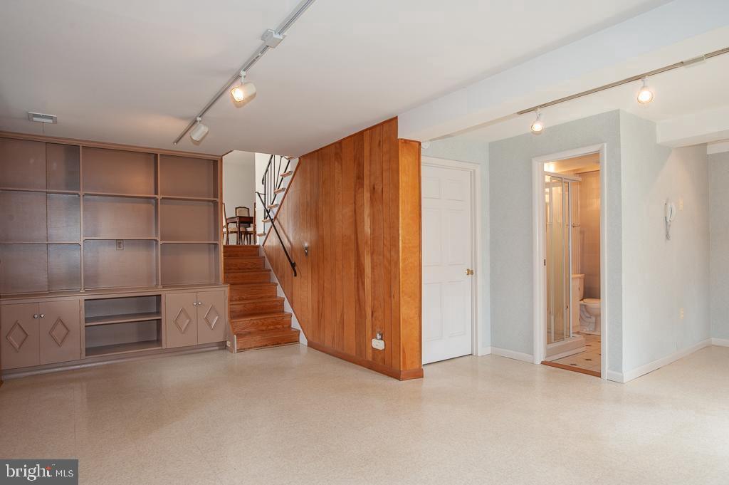 SUNNY RIDGE ESTATES - Residential Lease