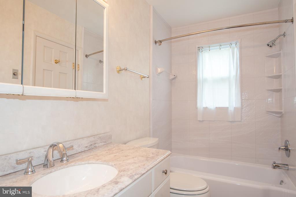 SUNNY RIDGE ESTATES - Residential Lease