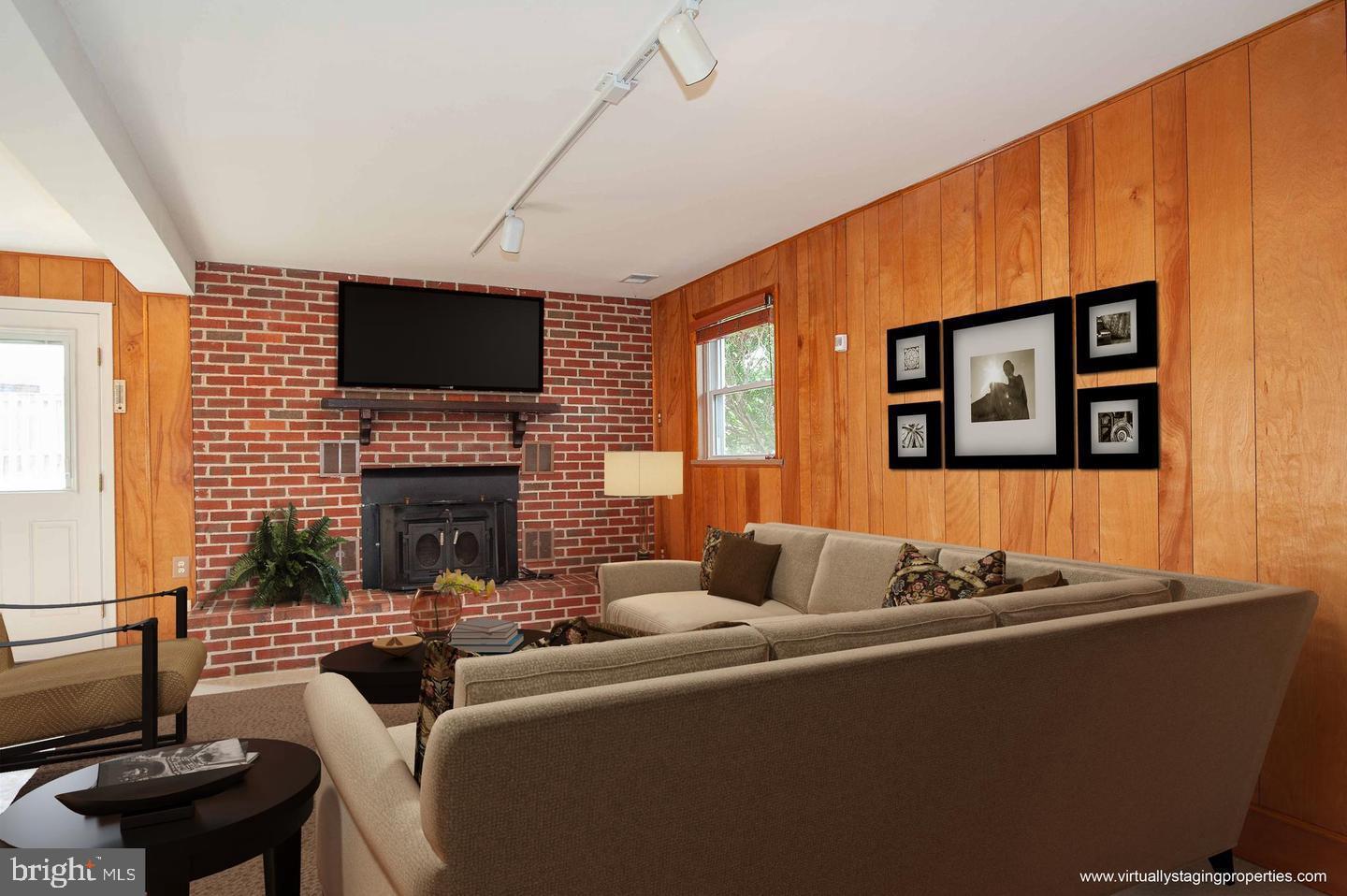 SUNNY RIDGE ESTATES - Residential Lease