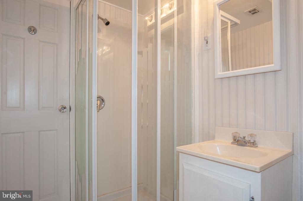 SUNNY RIDGE ESTATES - Residential Lease