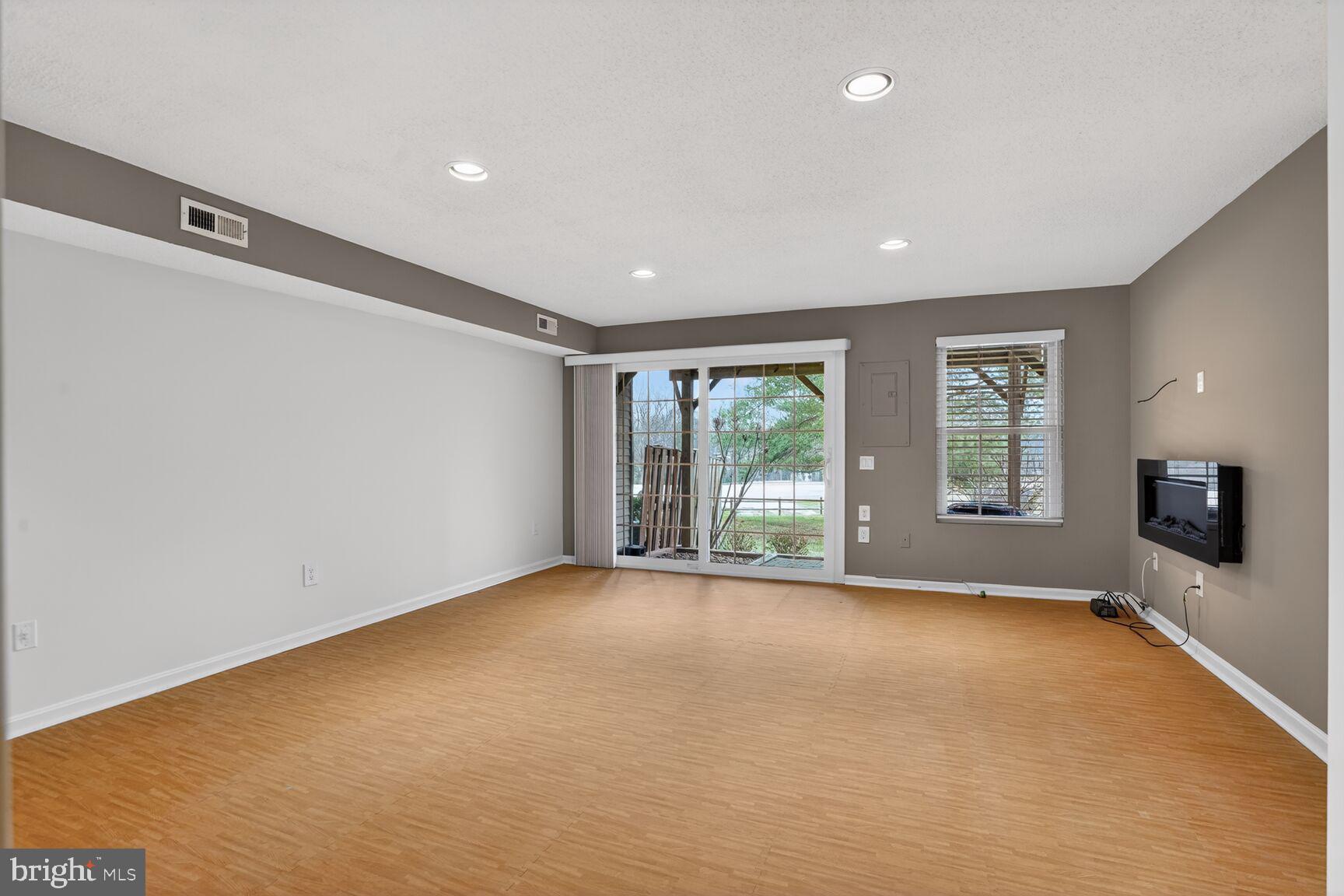 PENDERBROOK - Residential