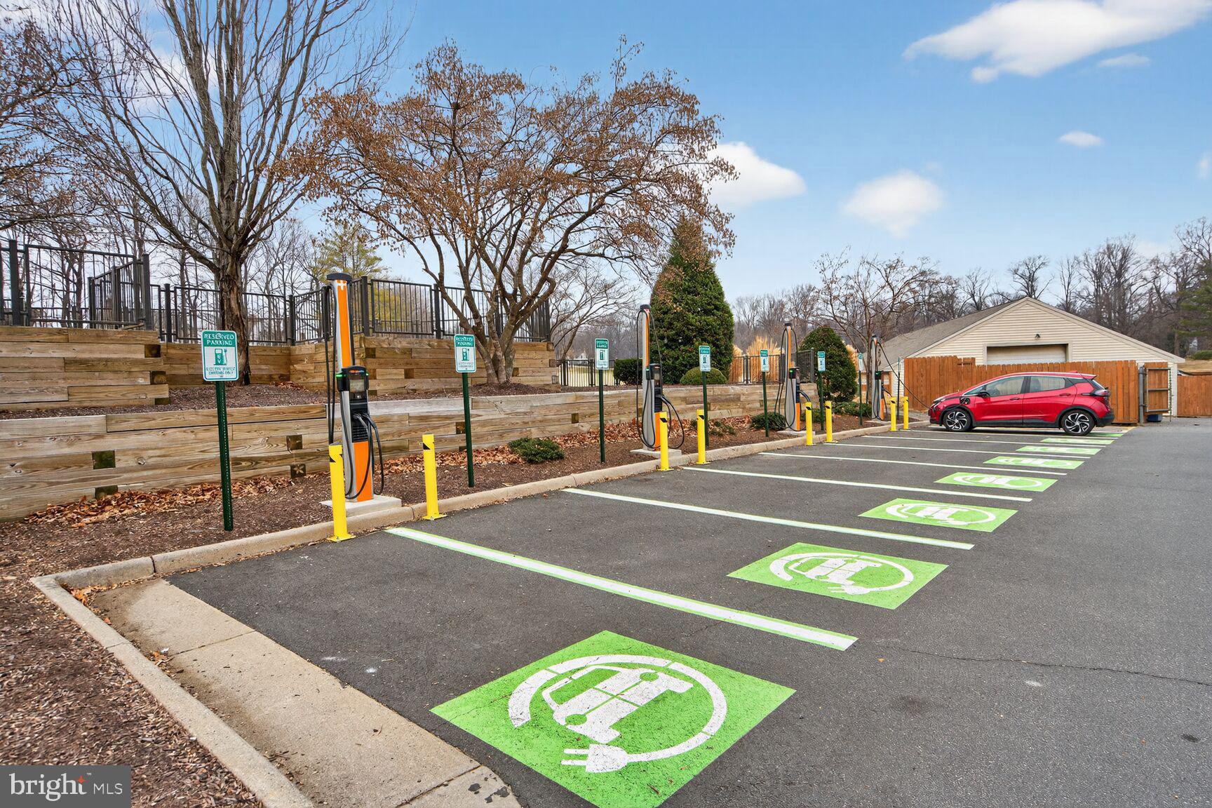 PENDERBROOK - Residential