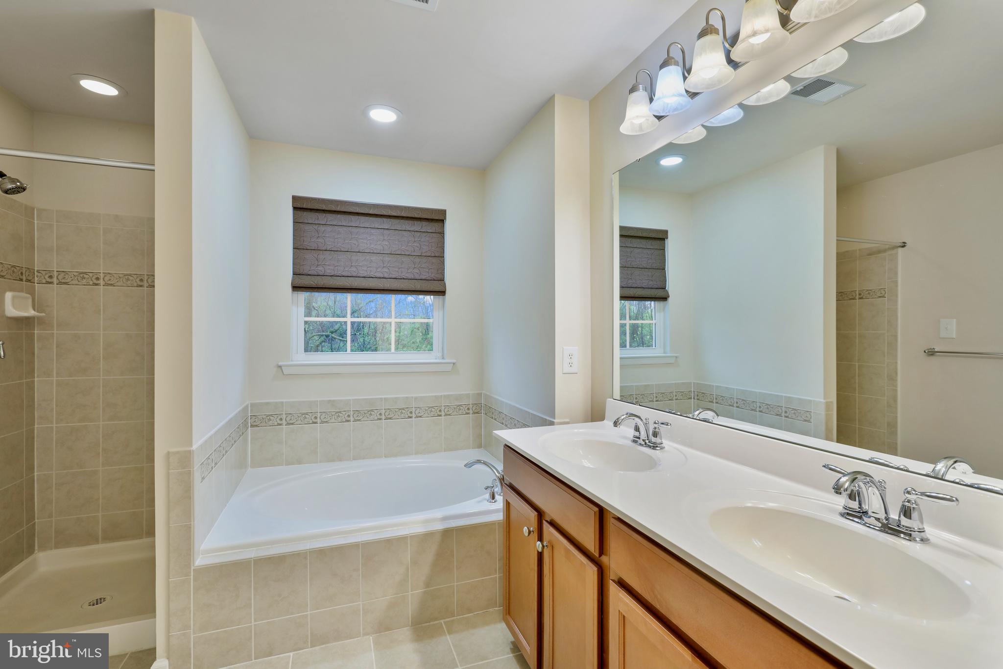 BROOKFIELD - Residential