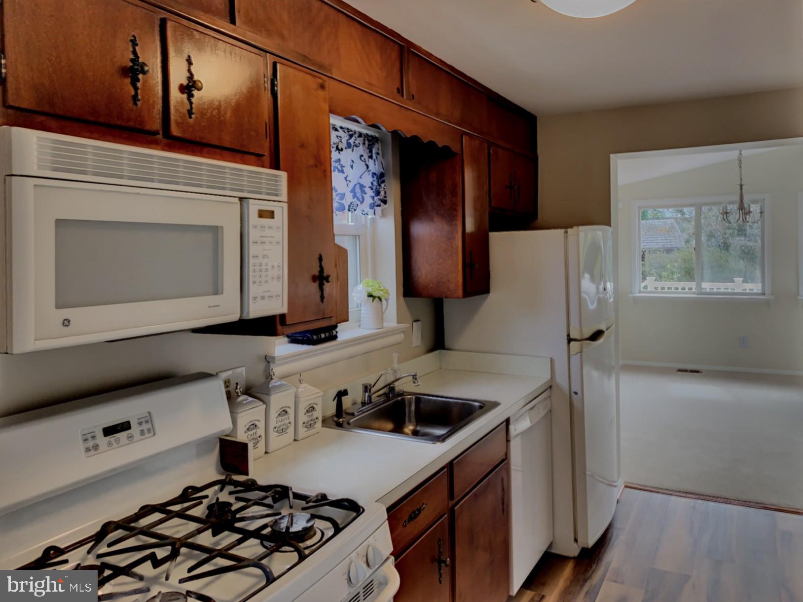 ANNALEE HEIGHTS - Residential