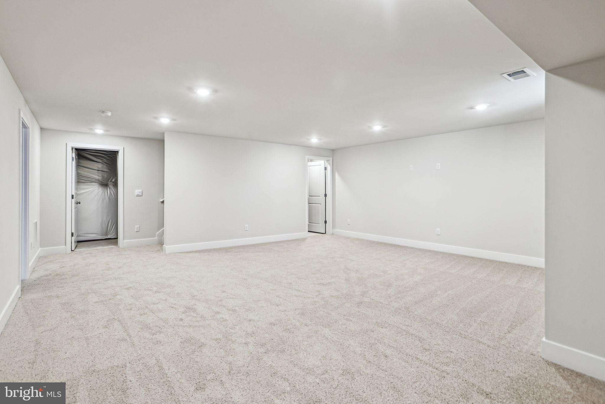 RETREAT AT WINDING CREEK - Residential