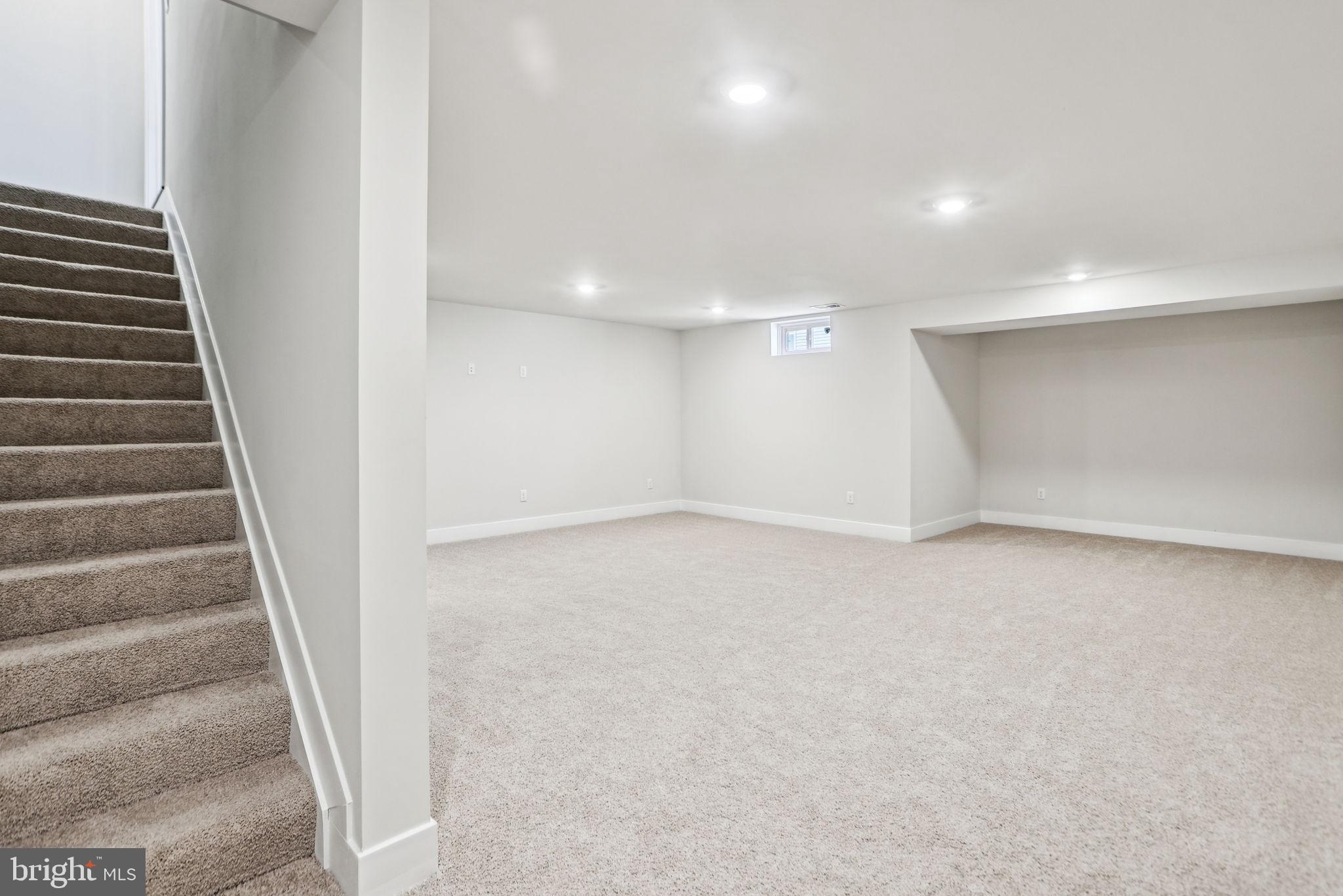 RETREAT AT WINDING CREEK - Residential