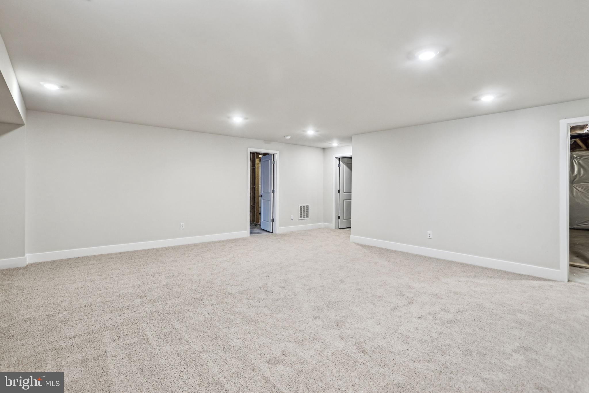 RETREAT AT WINDING CREEK - Residential