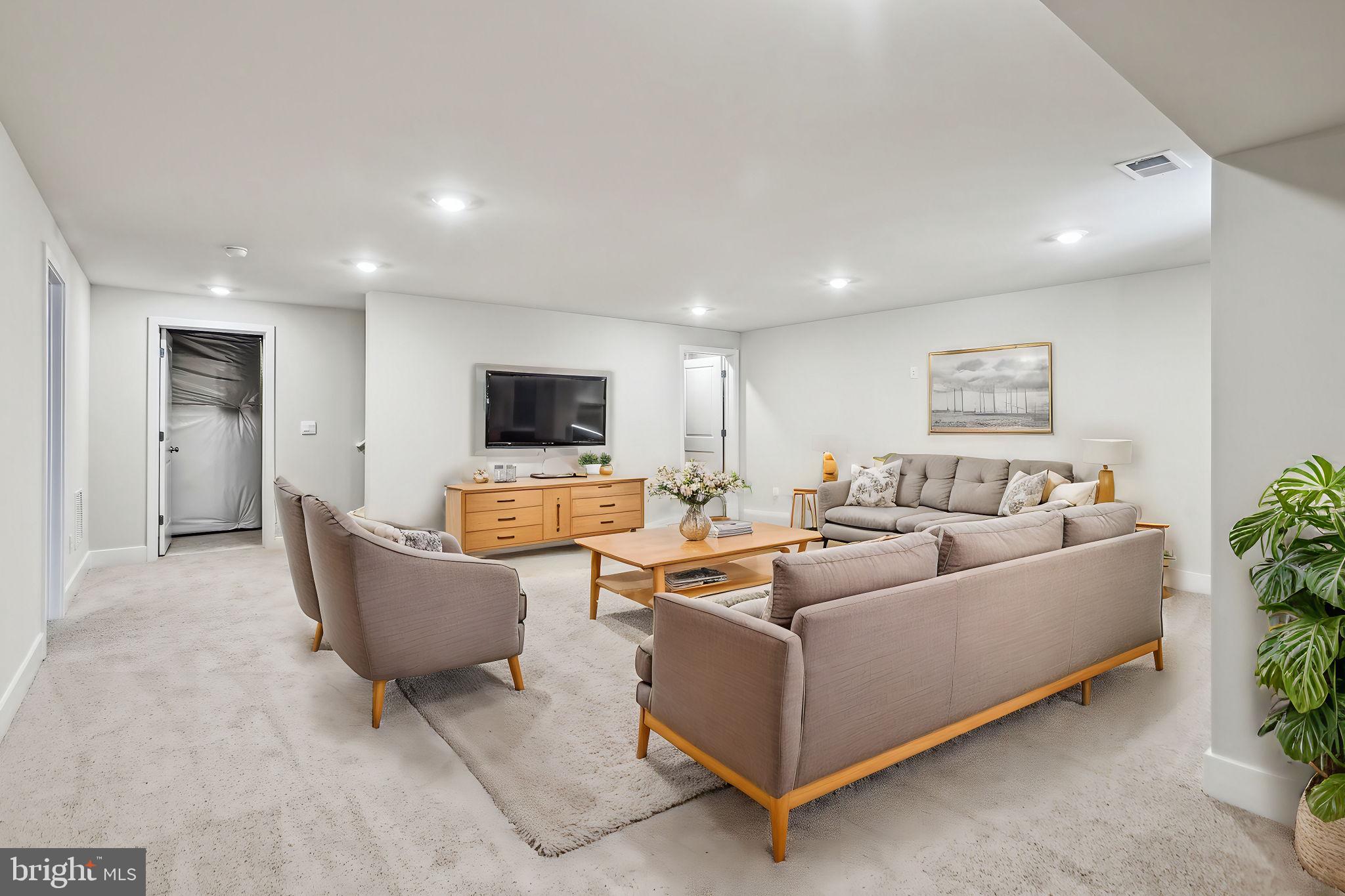 RETREAT AT WINDING CREEK - Residential