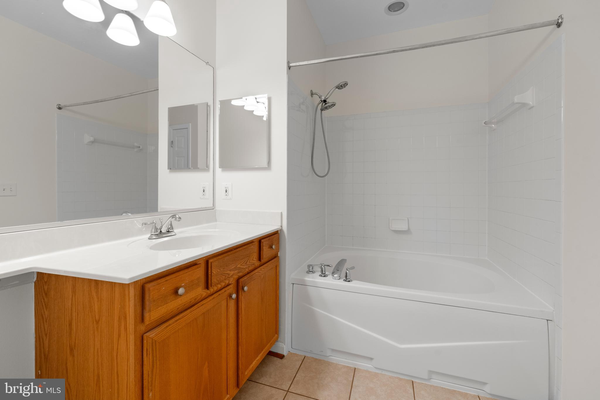 AMBER RIDGE AT MILESTONE - Residential