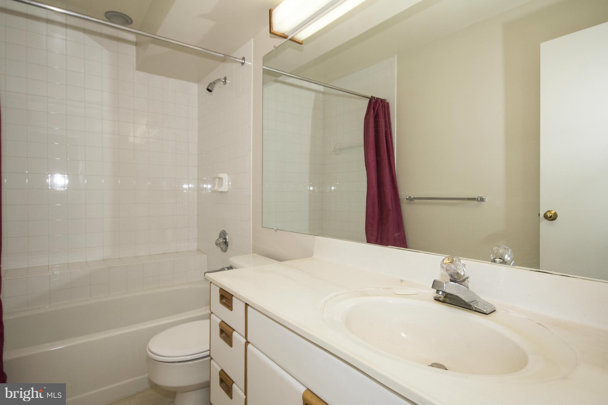 THE FALLS GARDEN - Residential Lease