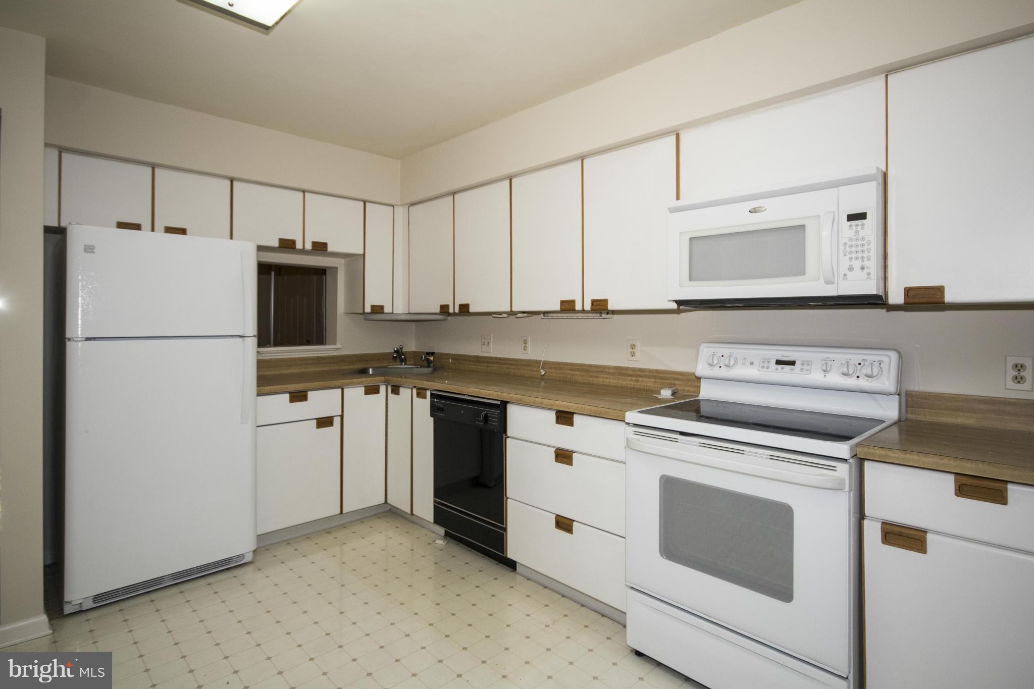 THE FALLS GARDEN - Residential Lease