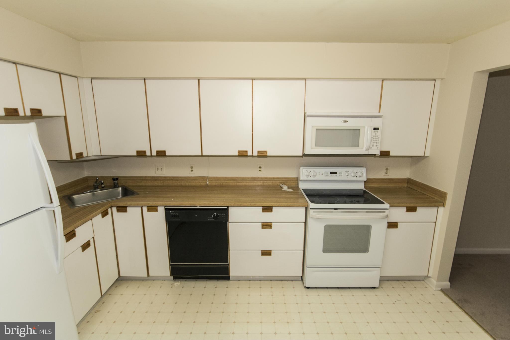 THE FALLS GARDEN - Residential Lease