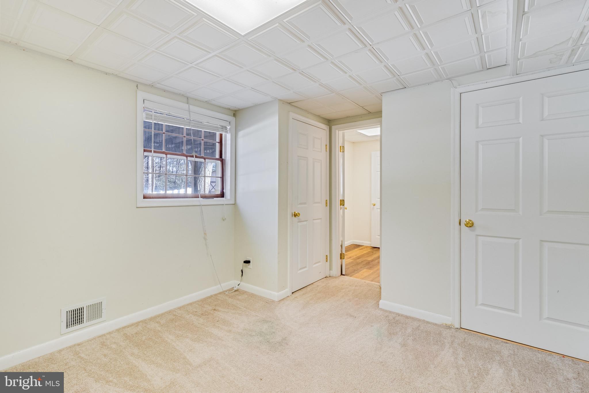 KINGSTON MANOR - Residential