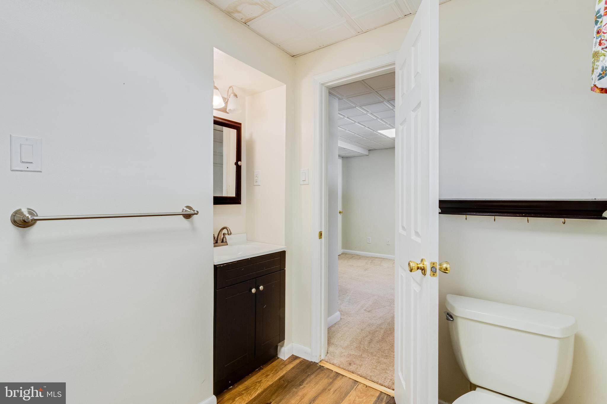 KINGSTON MANOR - Residential