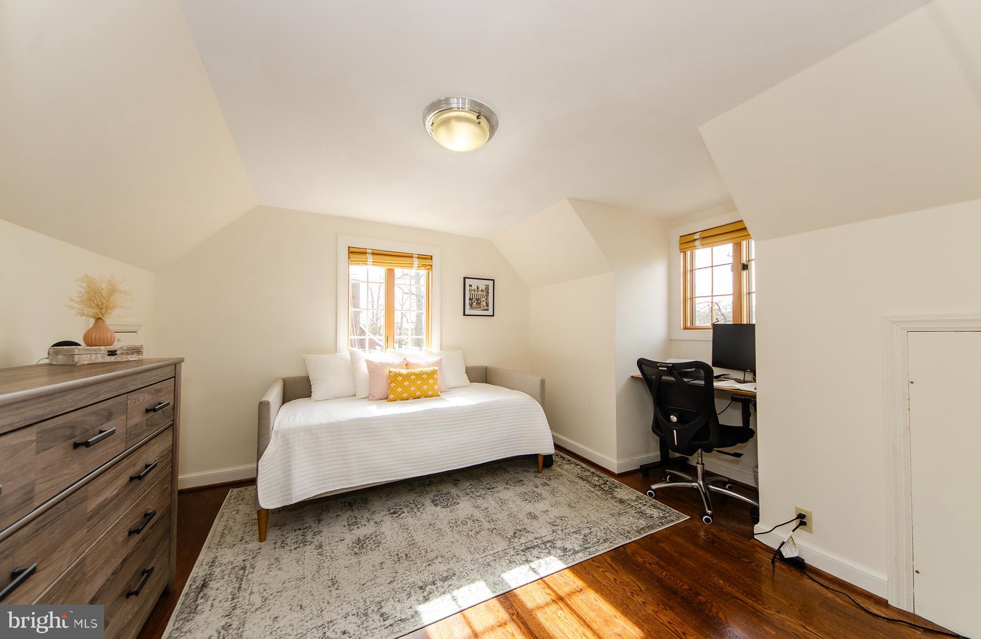 BARCROFT - Residential