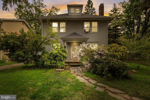 Tiny photo for 54 Warren Street, BEVERLY, NJ 08010 (MLS # NJBL2111584)