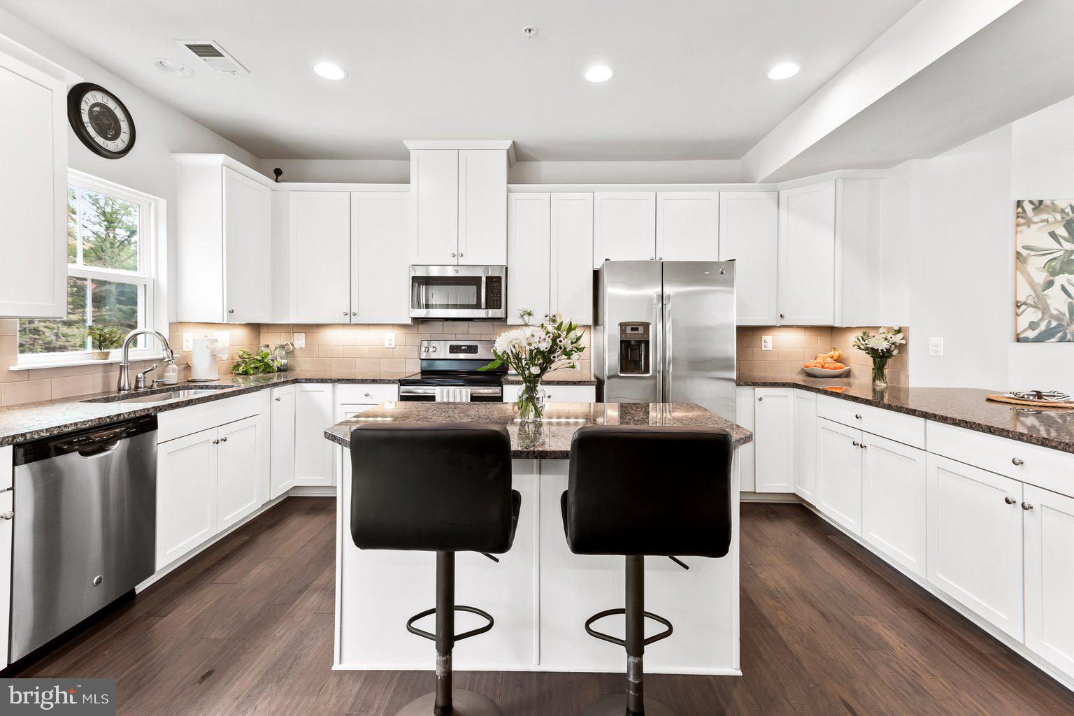 CREEKSIDE VILLAGE AT TANYARD SPRINGS - Residential