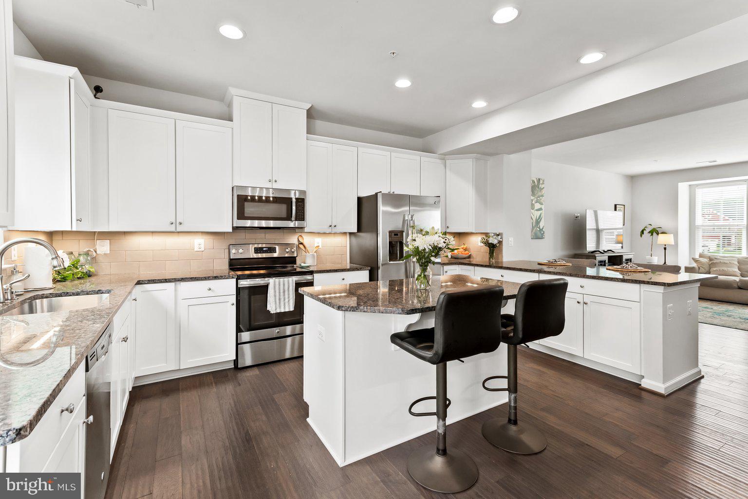 CREEKSIDE VILLAGE AT TANYARD SPRINGS - Residential