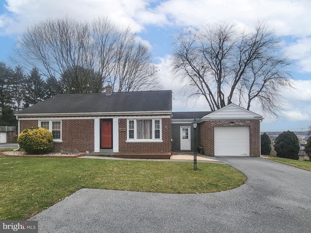Photo of 150 W Roseville Road, Lancaster, PA 17601 (MLS # PALA2045846)