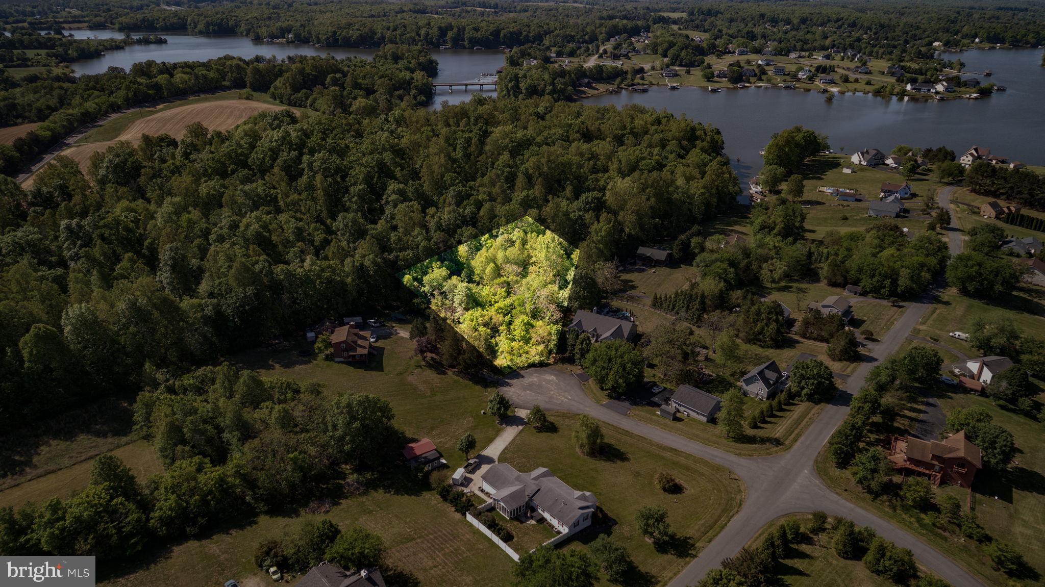BELMONT SHORES - Land
