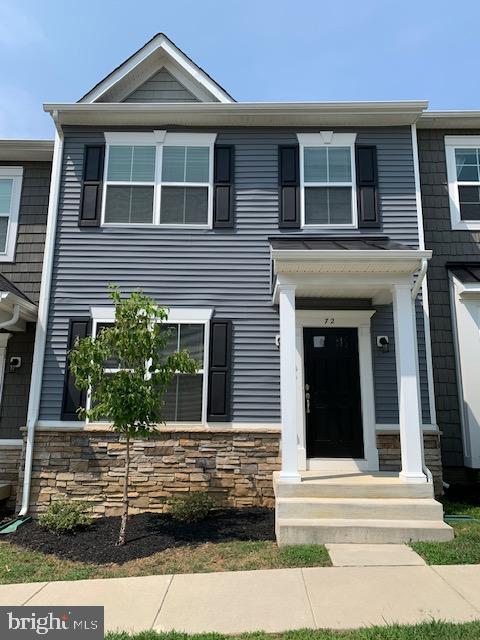 Heather Hills - Luxury 3 level townhome with 4 bedrooms & 3.5 baths. Gourmet kitchen with granite counters and stainless appliances. Features an electric fireplace, nine foot ceilings on the main level, wood floors and much more! Great south Stafford location close to the Leeland VRE train station and I-95. Pets are considered case by case. Available 6/17/2025.