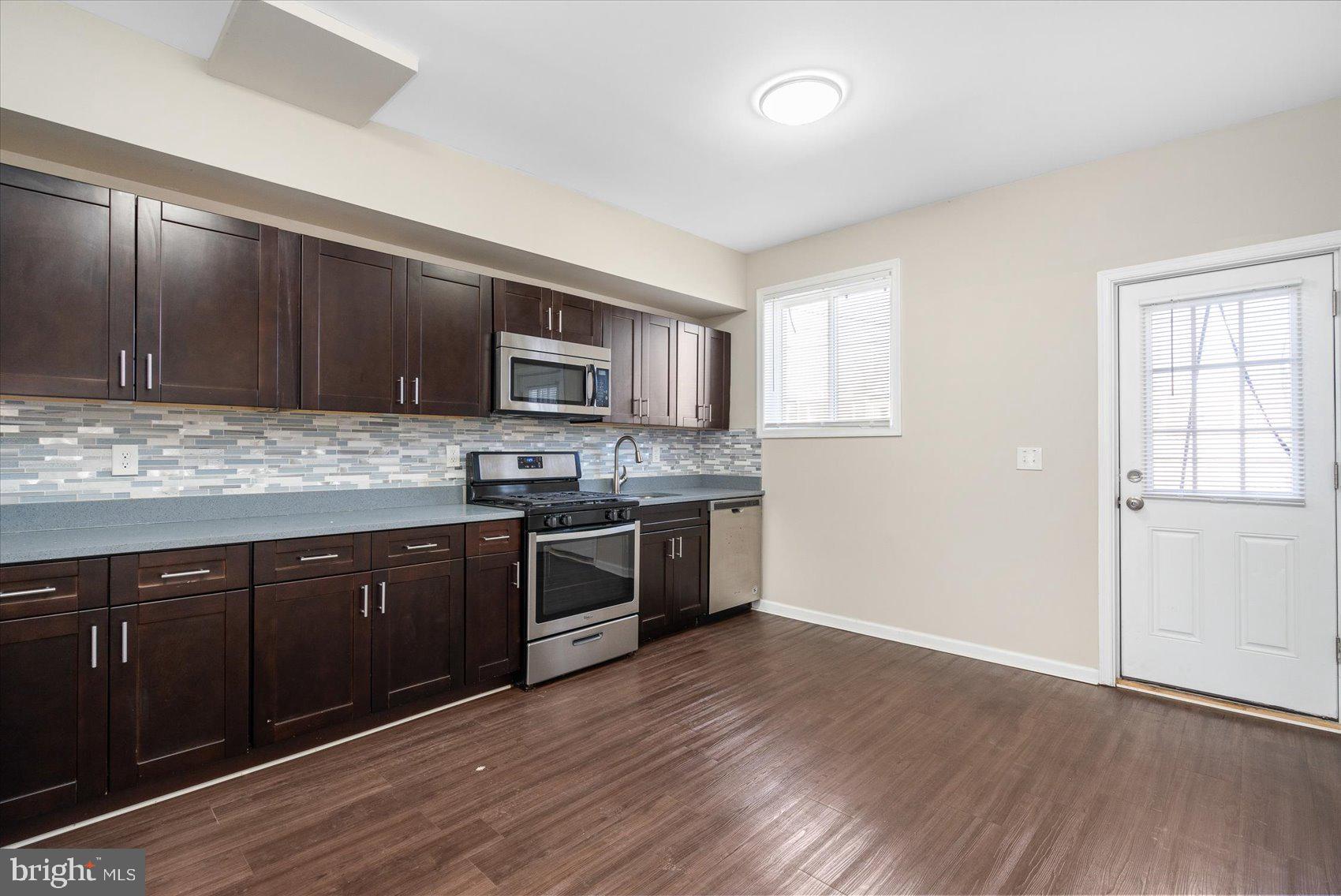 WAVERLY - Residential