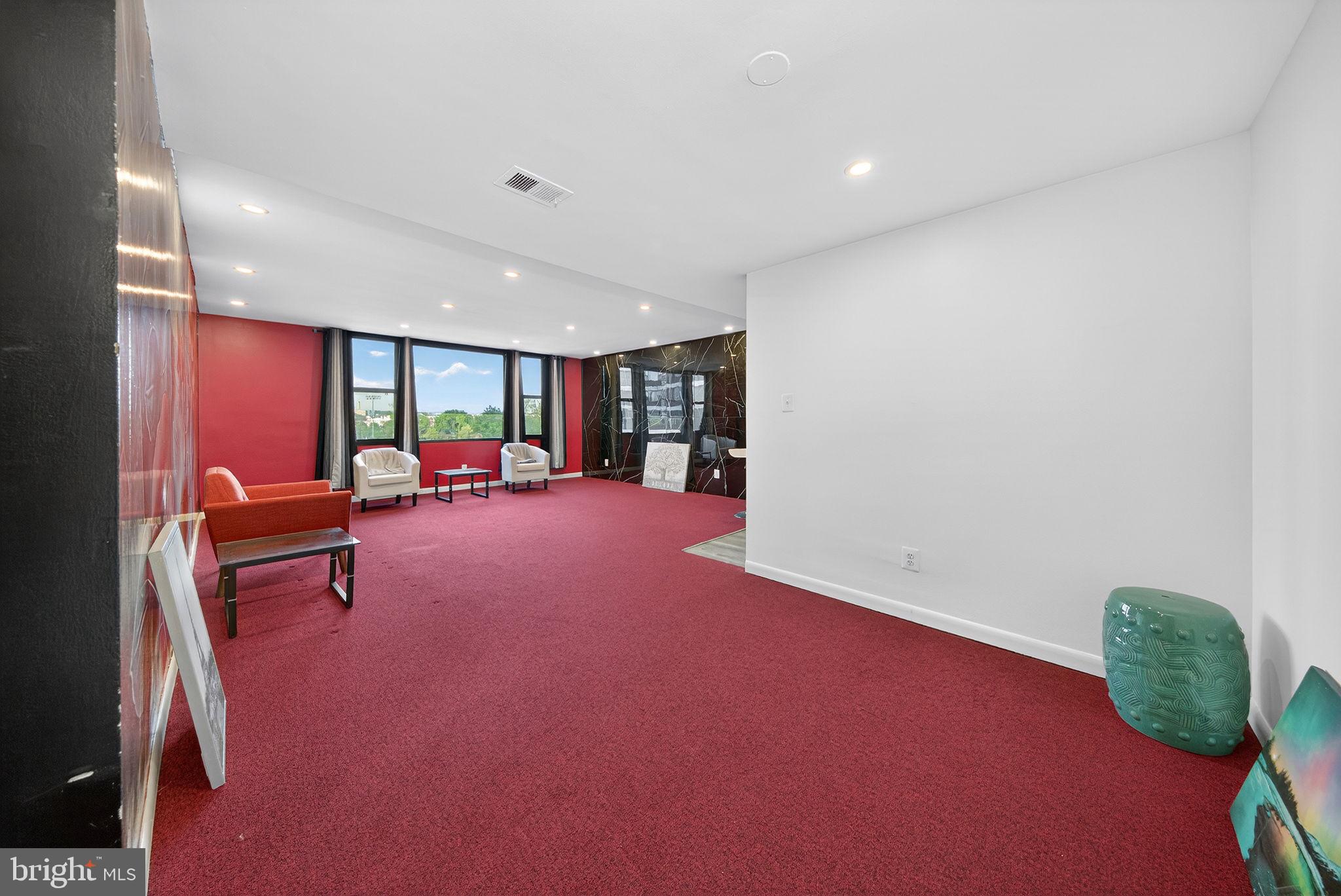 FORTY SIX HUNDRED - Residential