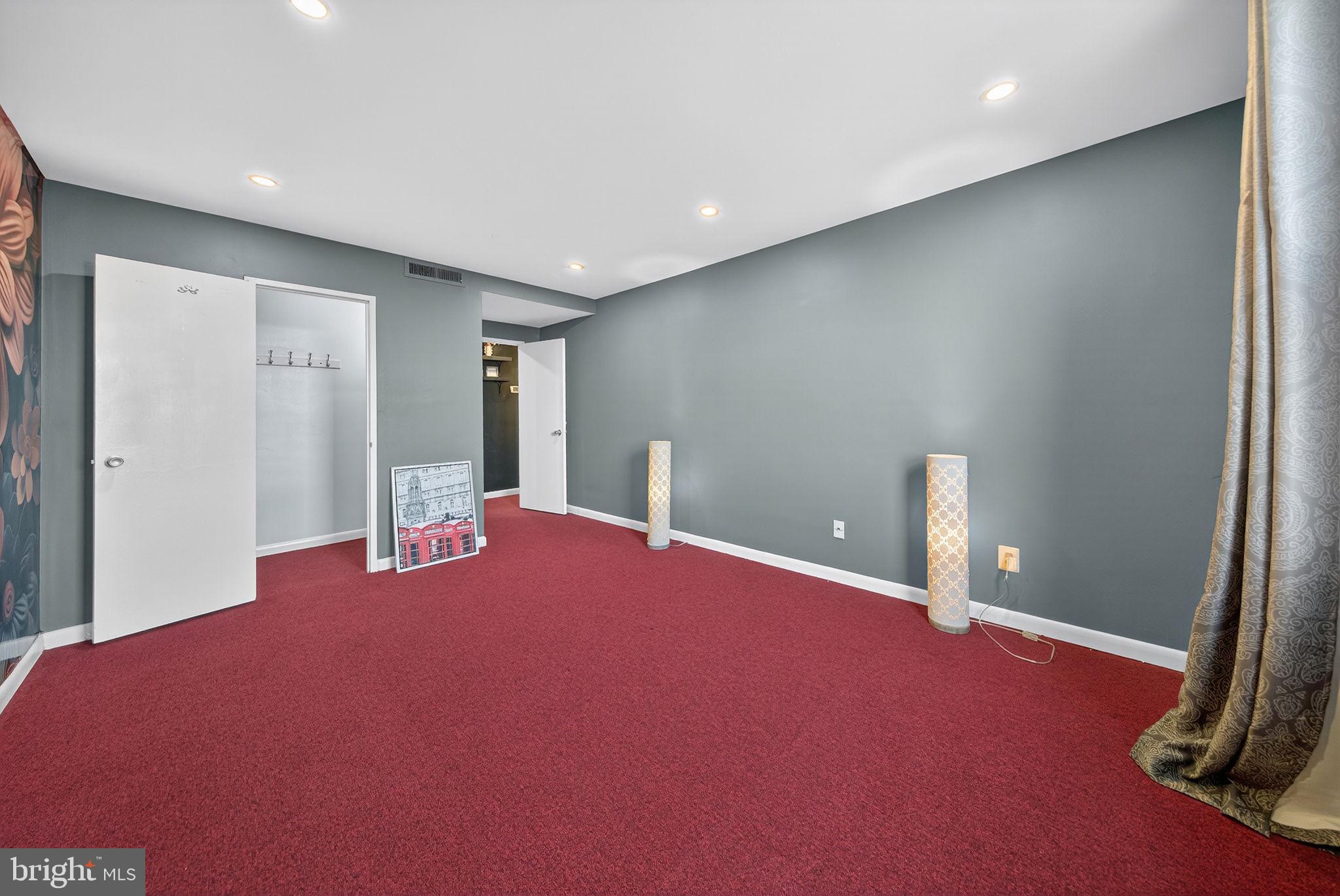 FORTY SIX HUNDRED - Residential