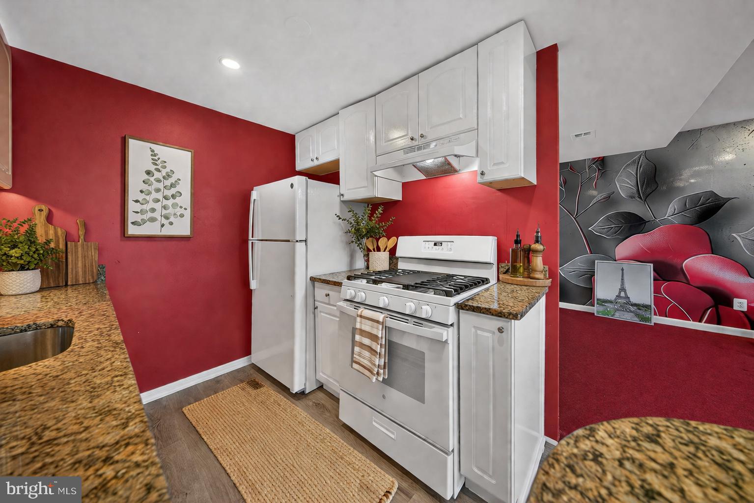 FORTY SIX HUNDRED - Residential