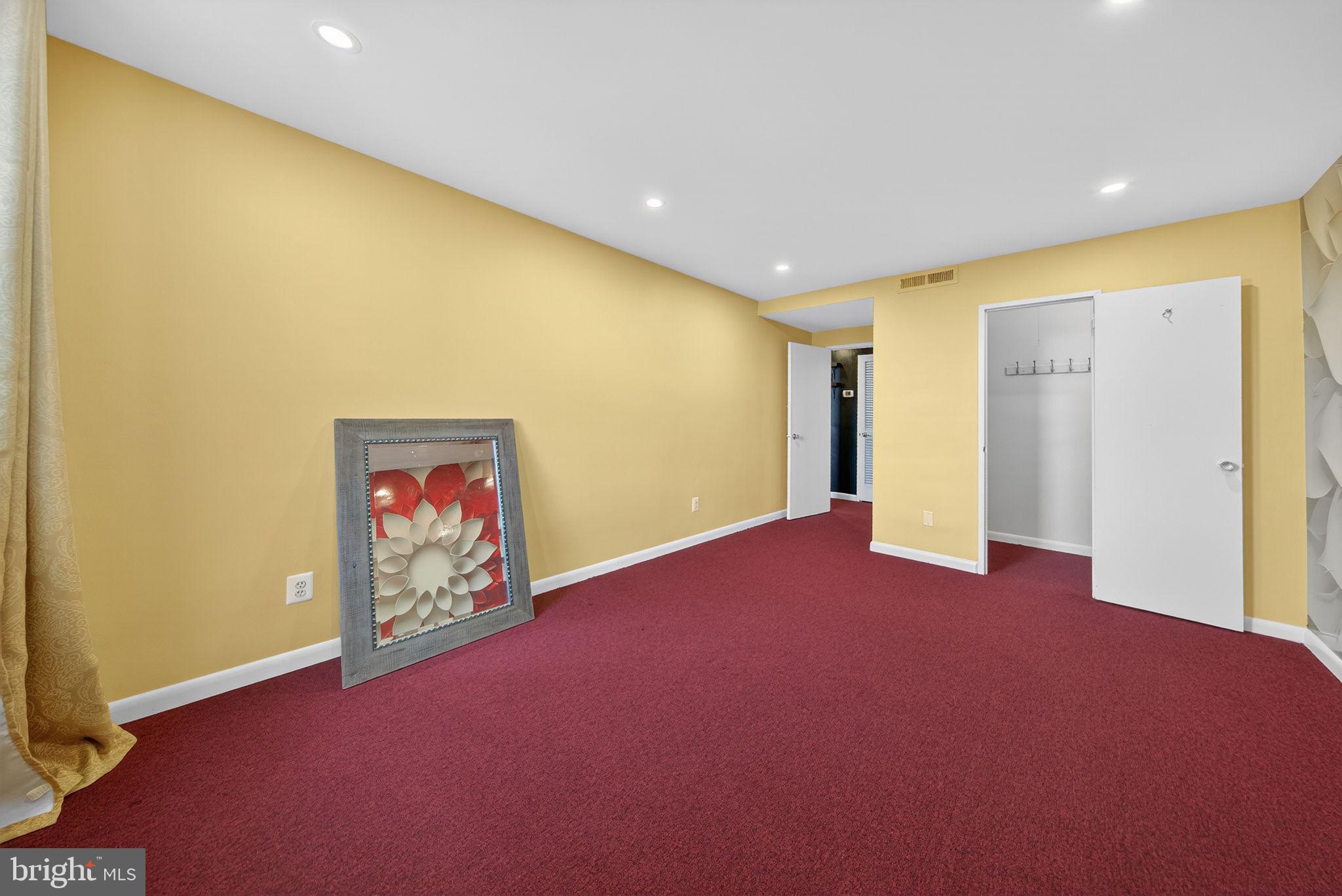 FORTY SIX HUNDRED - Residential