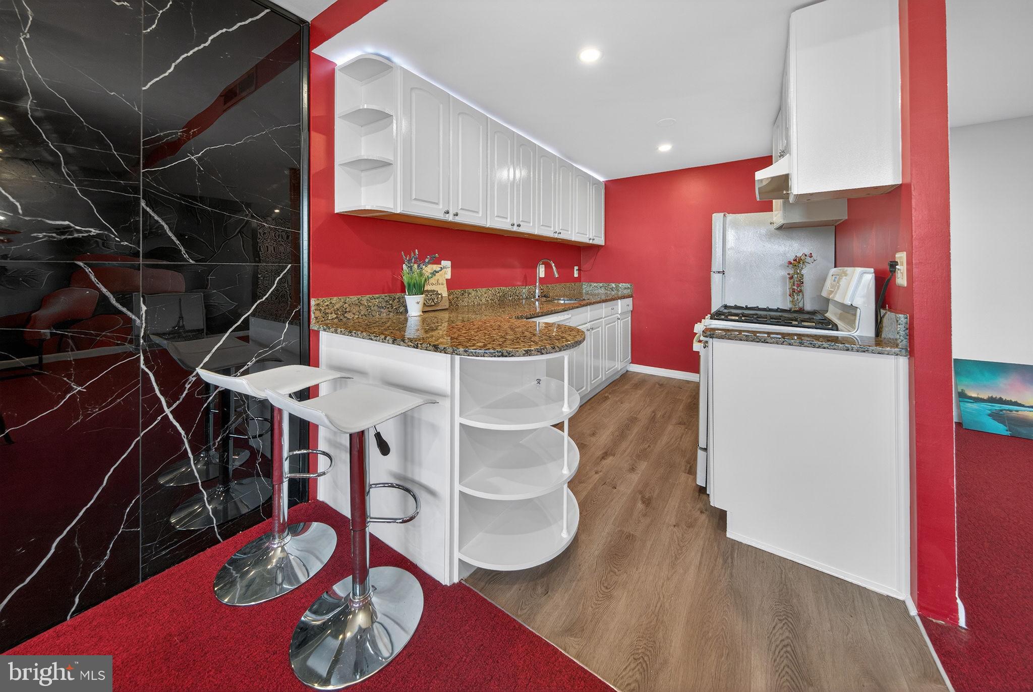 FORTY SIX HUNDRED - Residential