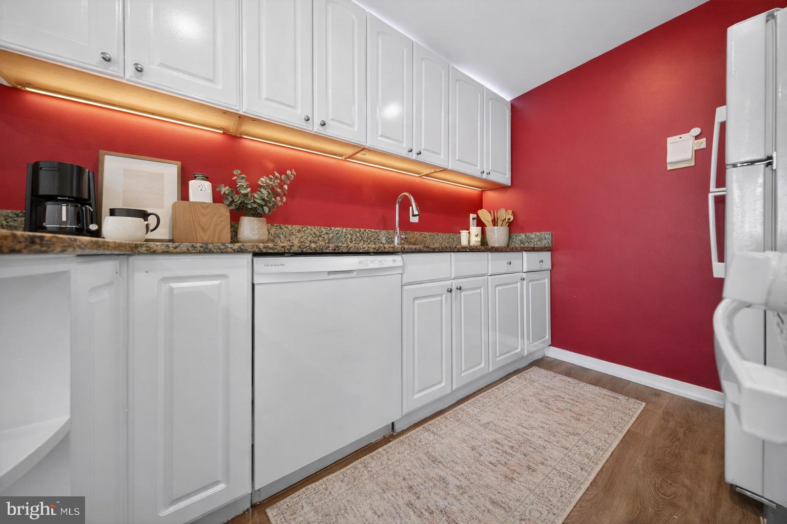 FORTY SIX HUNDRED - Residential