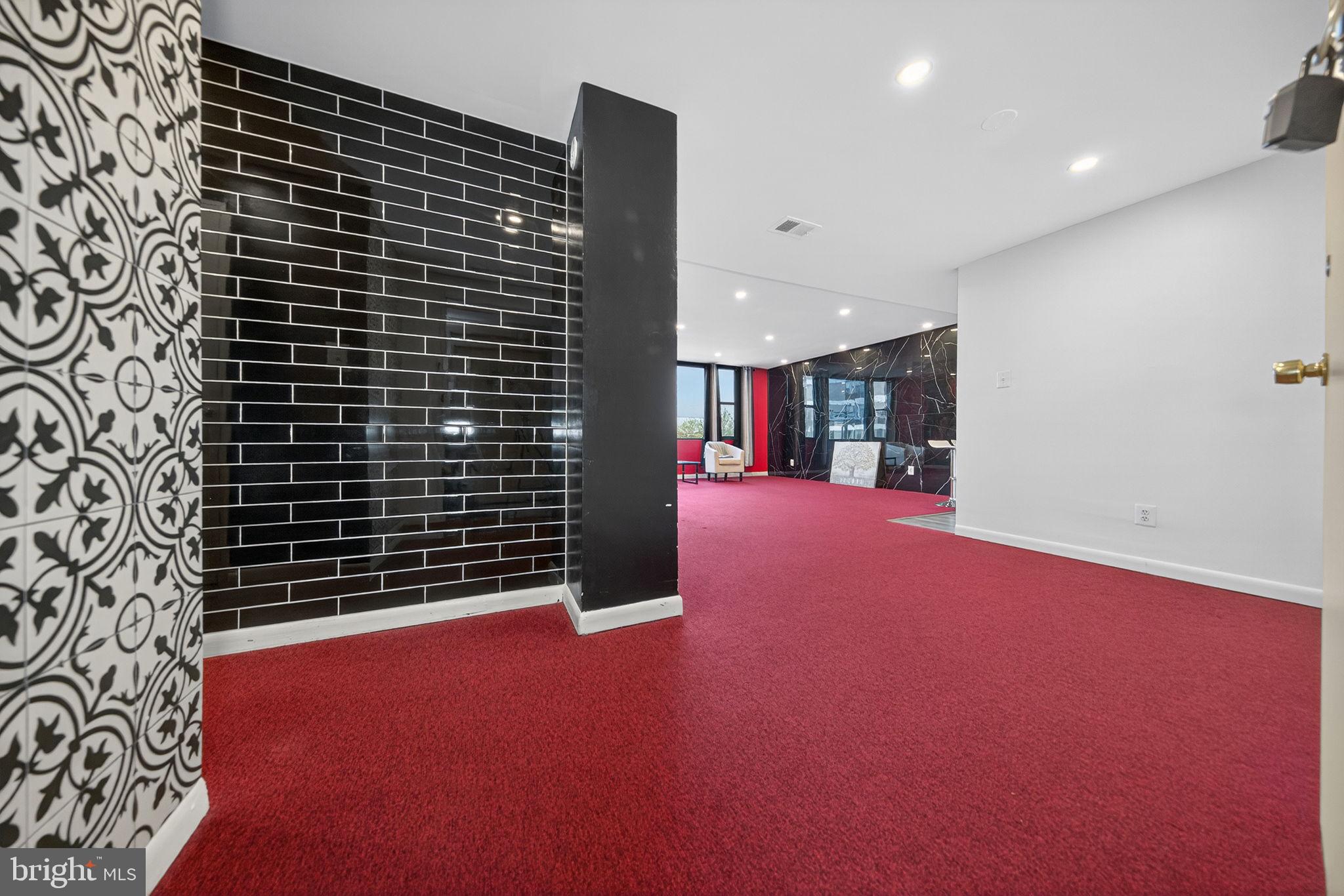 FORTY SIX HUNDRED - Residential