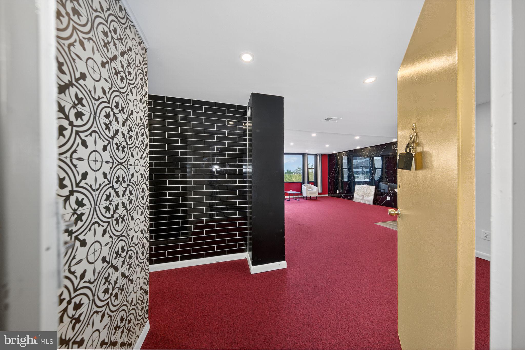 FORTY SIX HUNDRED - Residential