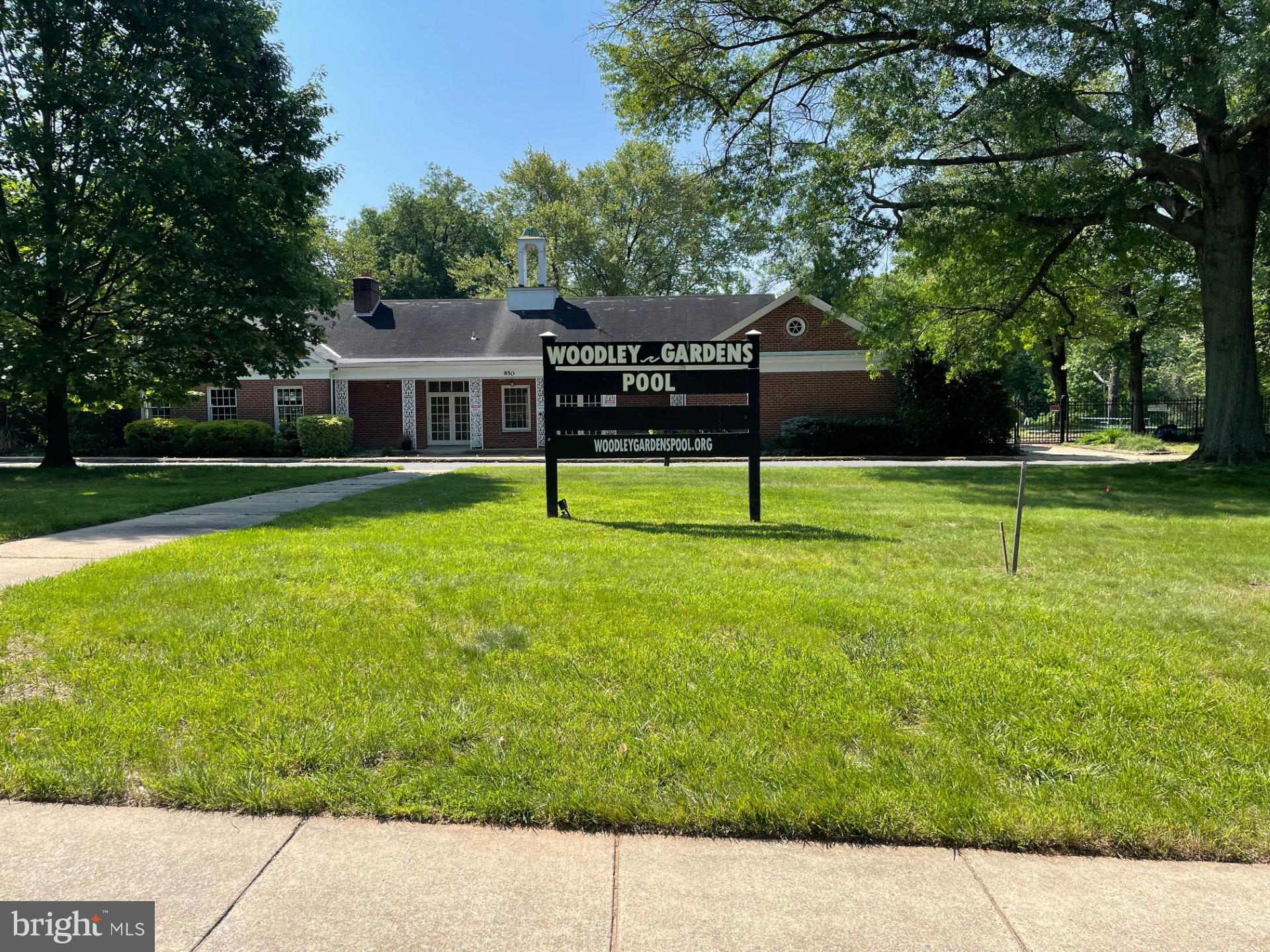 REGENT SQUARE - Residential