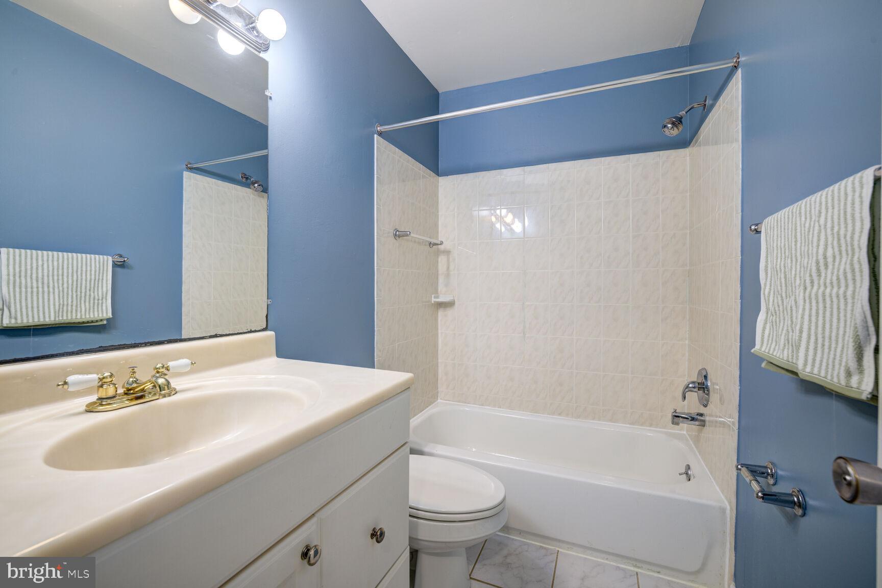 REGENT SQUARE - Residential