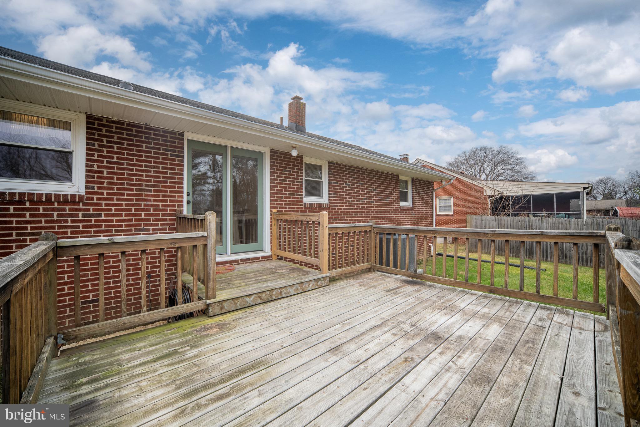 LAUREL CREST - Residential