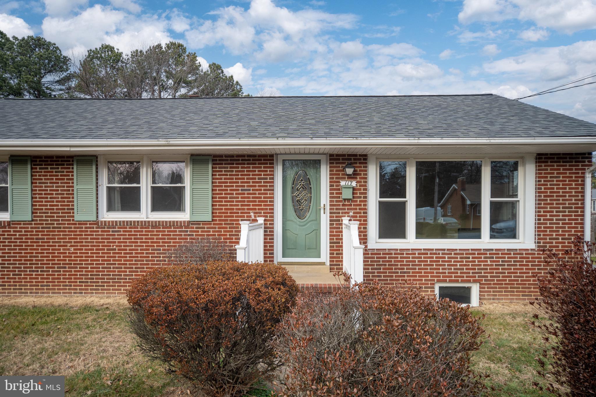 LAUREL CREST - Residential