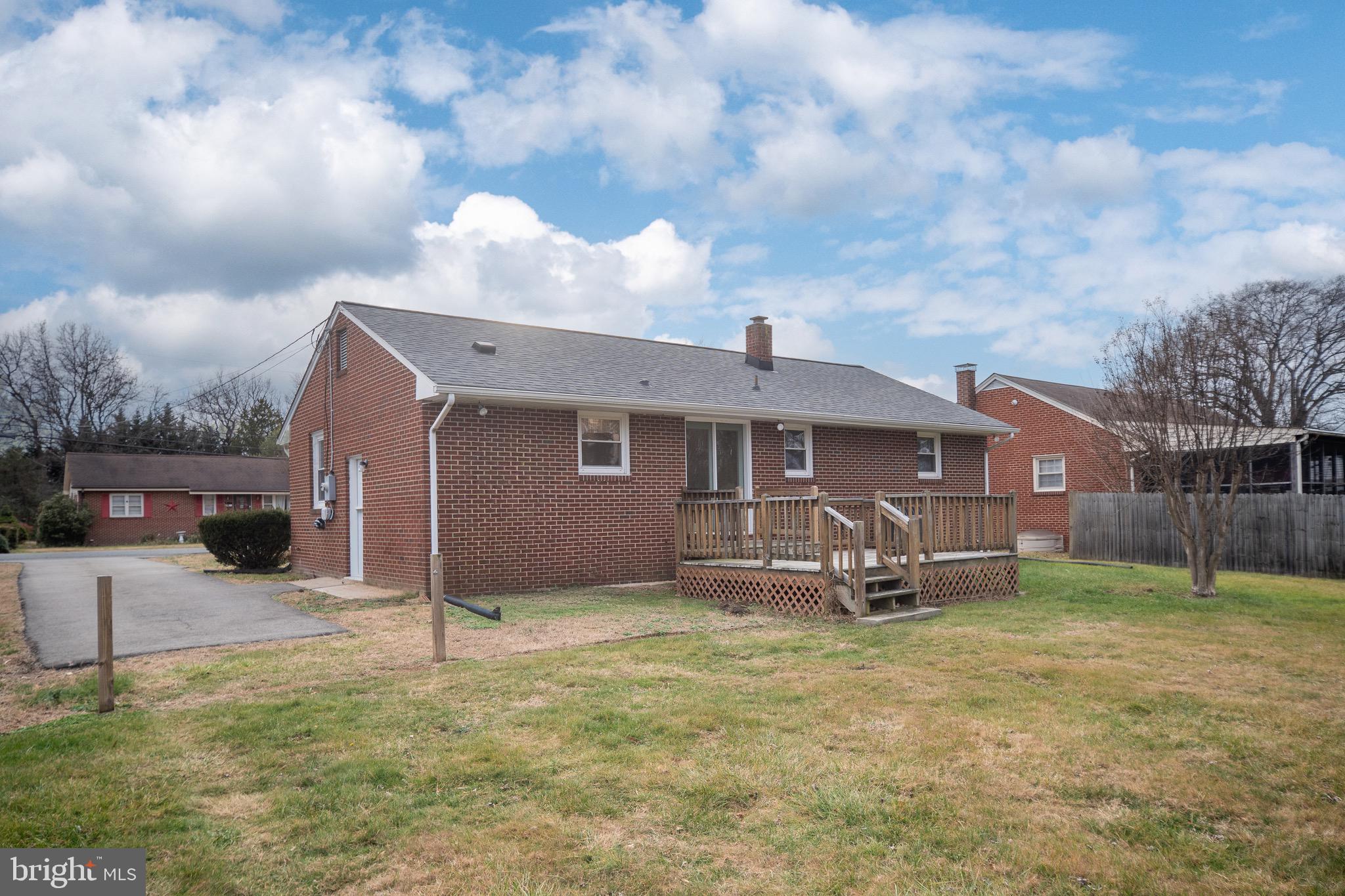 LAUREL CREST - Residential