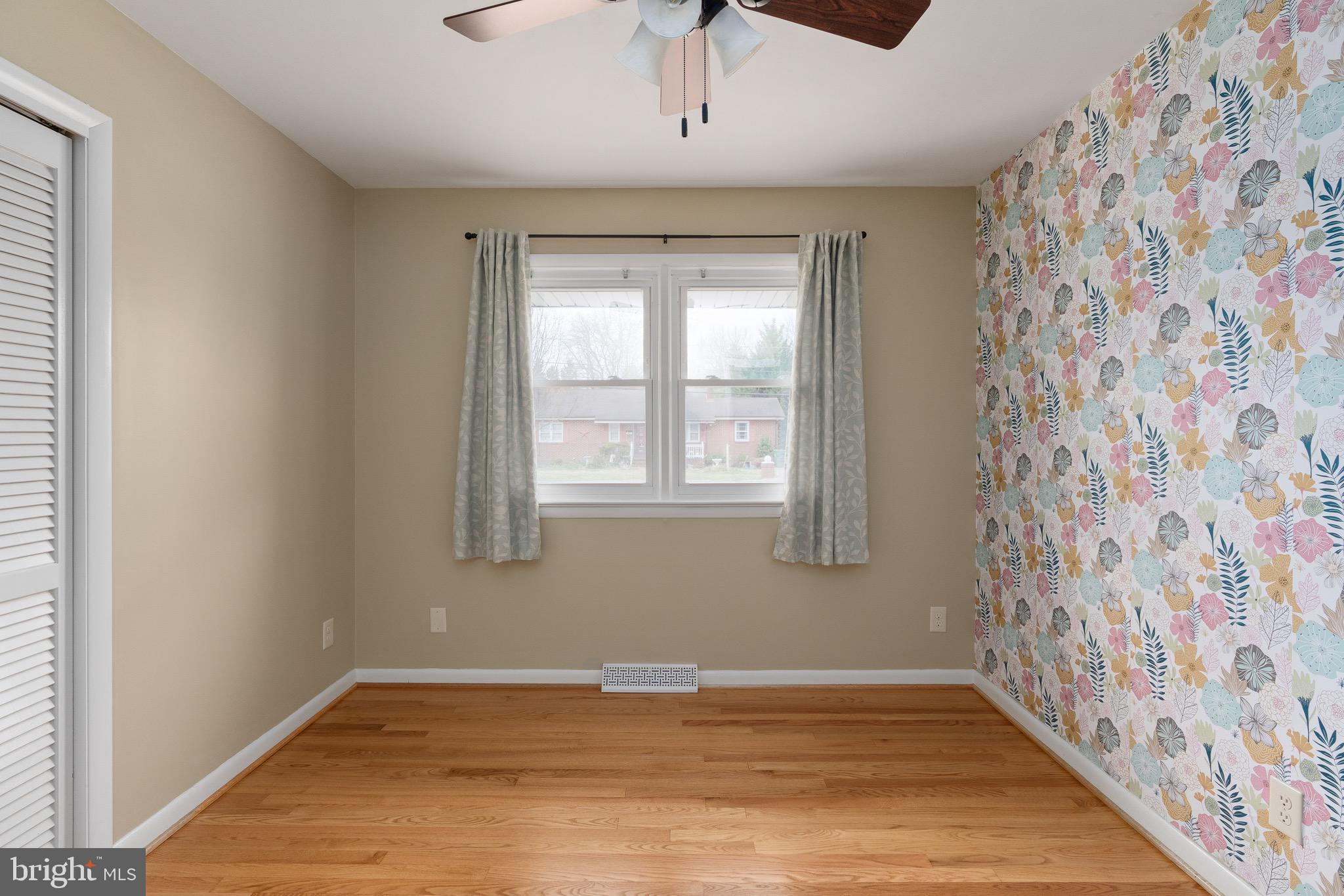 LAUREL CREST - Residential